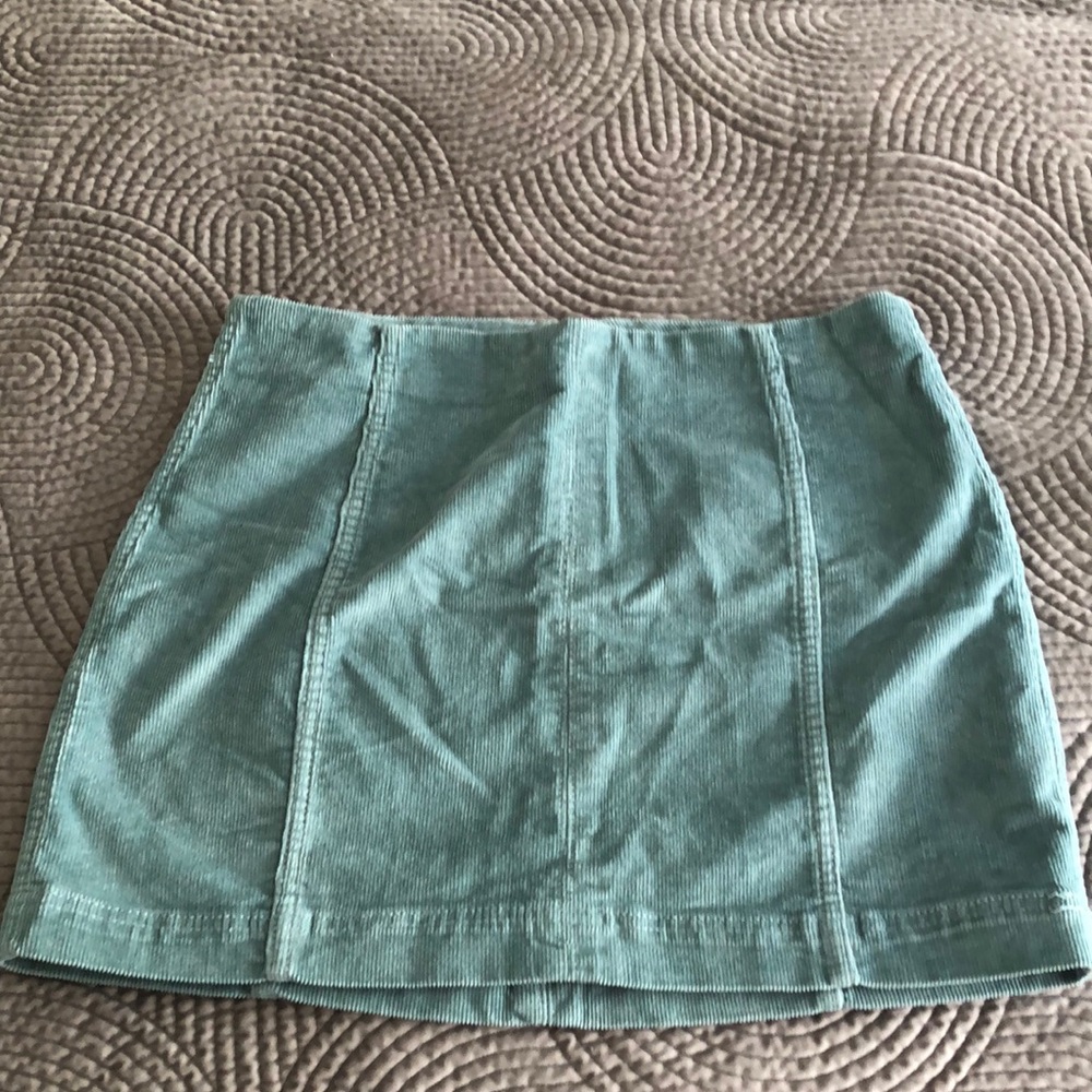 Mint green valve skirt ( stretchy material)